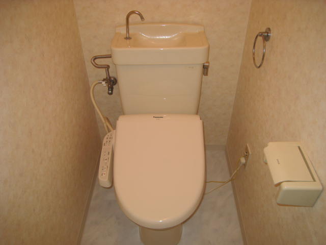 トイレ　※写真は別のお部屋のものです。現況を優先とさせて頂きます