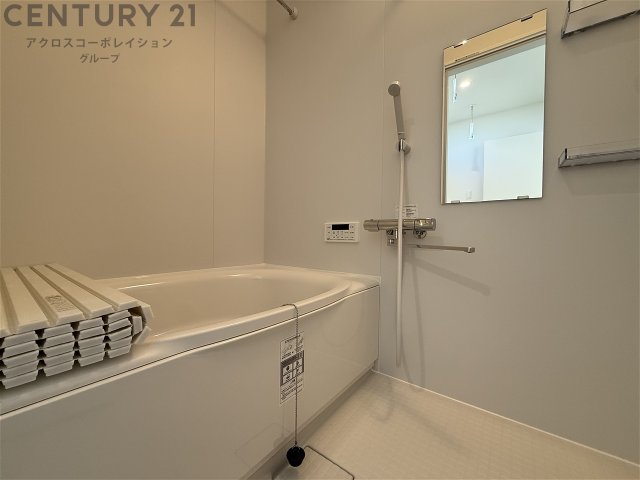 バス・シャワールーム　浴室乾燥機付き！