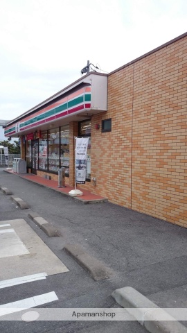 コンビニ　セブンイレブン（コンビニ）まで388m