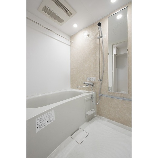 バス・シャワールーム　サーモ水栓　浴室乾燥機付