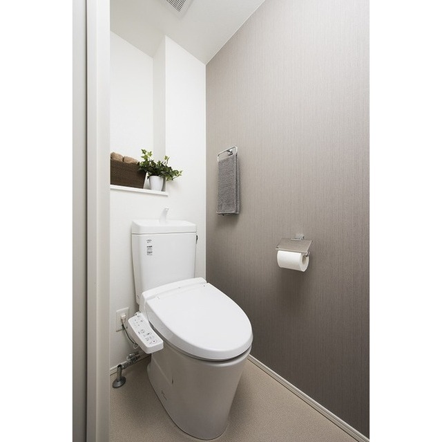 トイレ　ウォシュレット　タオル掛け