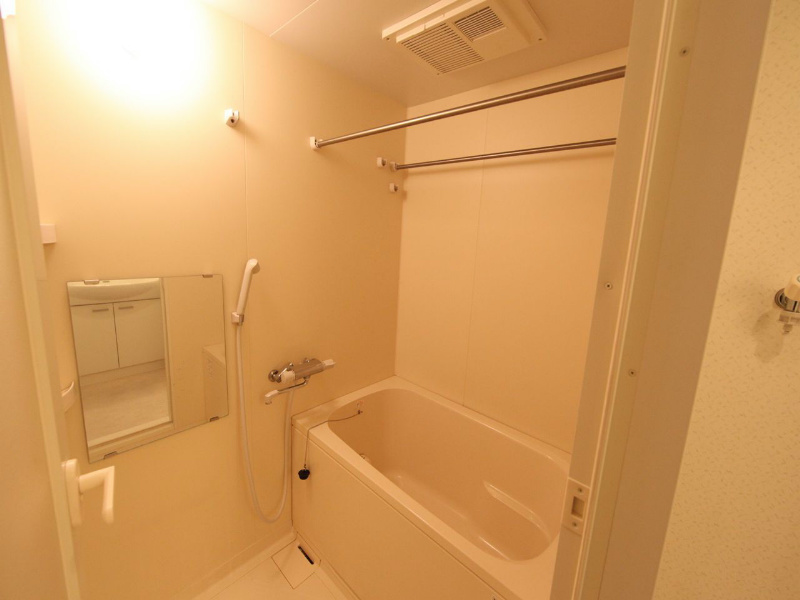 バス・シャワールーム　追い焚き（高温差湯）付　浴室暖房乾燥機付バスルーム