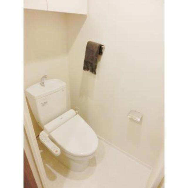 トイレ　※写真は同タイプ住戸です。