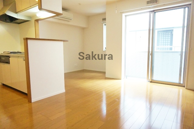 居室・リビング　開放感のあるゆったりとしたお部屋です♪