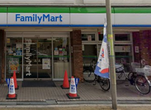 コンビニ　ファミリーマート 住吉苅田五丁目店（コンビニ）まで334m