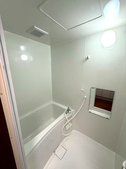 バス・シャワールーム　清潔感のある浴室です♪ゆったりお風呂に浸かって一日の疲れもリ