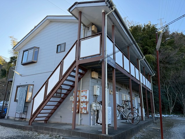 建物外観　東急東横線「大倉山」駅・「綱島」駅まで徒歩圏内の2階建てアパ