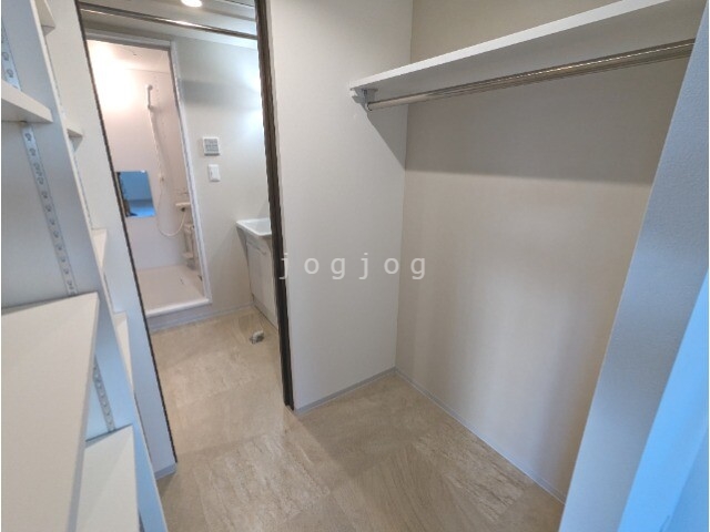 収納　ウォークインクローゼット