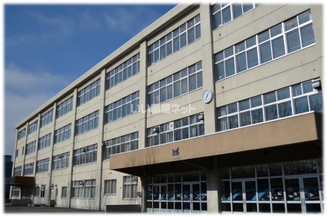 中学校　陵陽中学校（中学校）まで725m