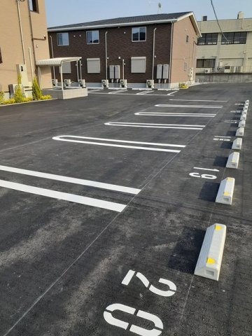 駐車場　駐車場に車を止められます