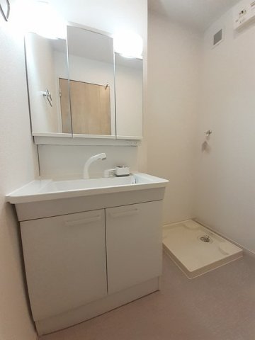 洗面設備　脱衣スペースもあります