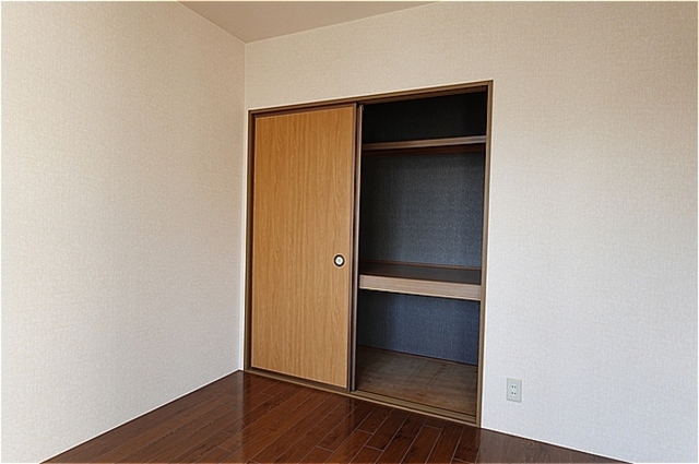 収納　南洋室・収納