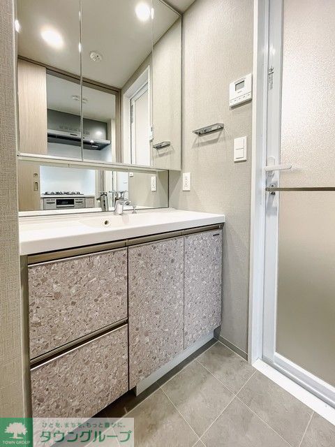 洗面設備　※写真は同タイプ住戸です。