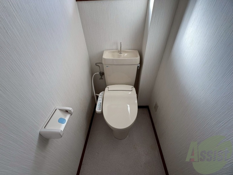 トイレ　ウォシュレット付きトイレです。シャワートイレは嬉しいですね。