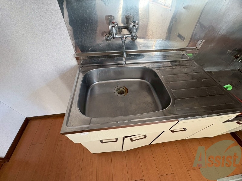 洗面設備　洗面台はキッチンと共同になります。朝の準備はこちらから。