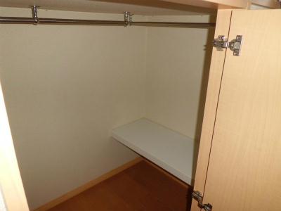 収納　ベット下のウォークインクローゼット♪