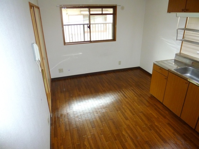 居室・リビング　角部屋住戸で過ごしやすく、おすすめです。