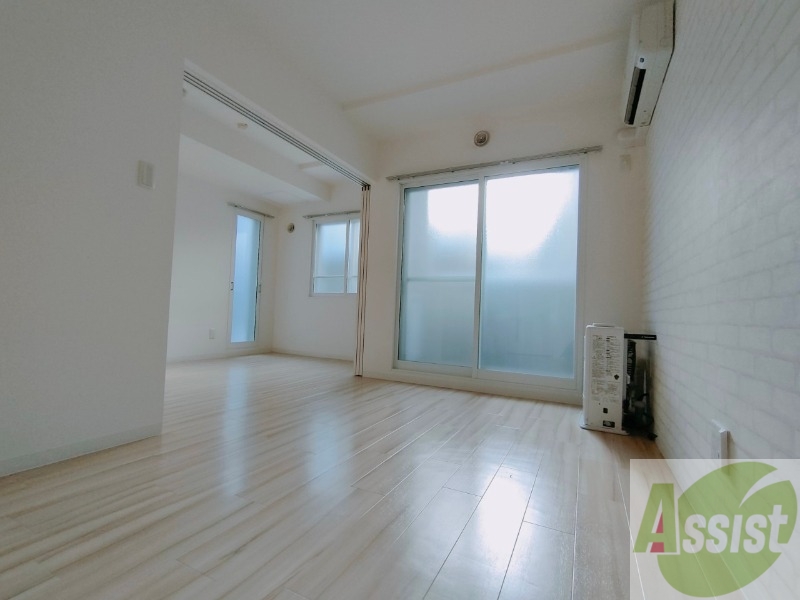 居室・リビング　広くてキレイなＬＤＫが広がっていて、充実した生活が送れそう。