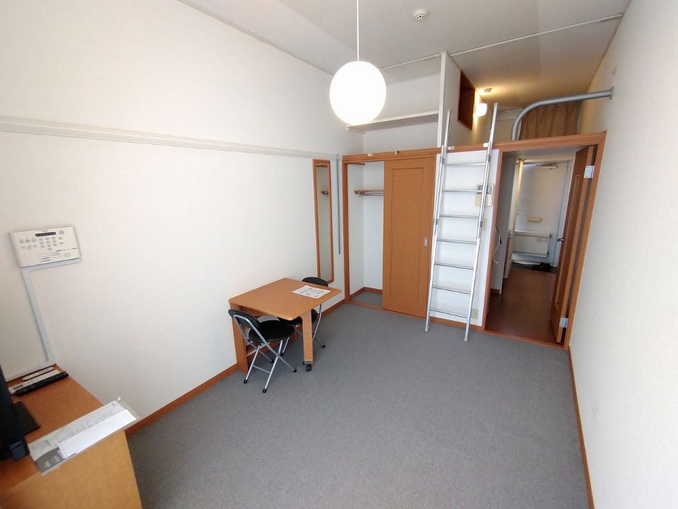 居室・リビング　1階はフローリング仕様です