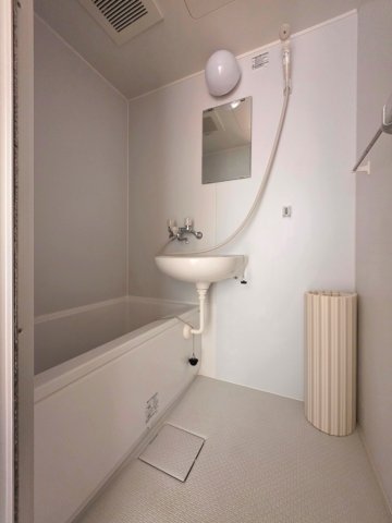 バス・シャワールーム　同物件内参考画像