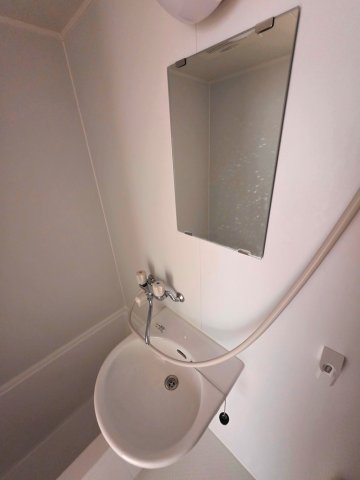 洗面設備　同物件内参考画像