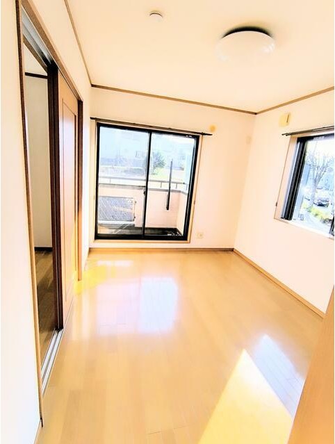 居室・リビング　使いやすい形の為、レイアウトを楽しめます♪