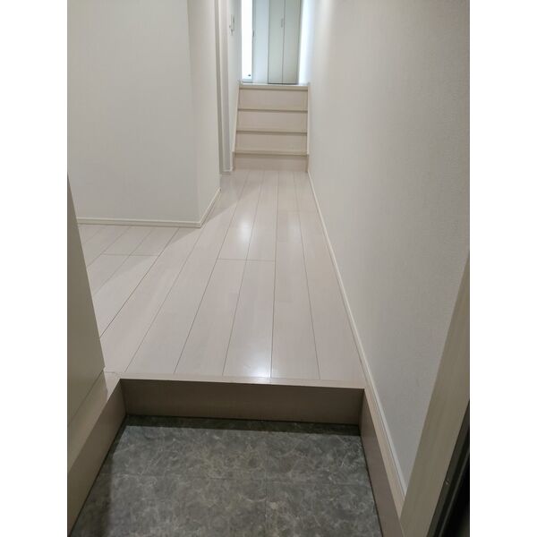 玄関　同タイプの写真です。