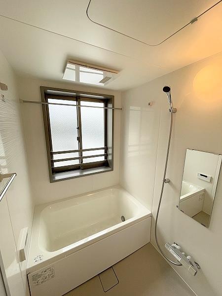 バス・シャワールーム　追い焚き・浴室乾燥機能付き