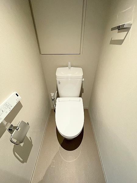 トイレ　温水洗浄暖房便座