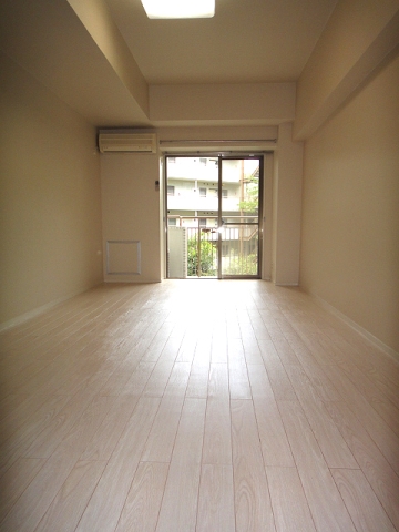 居室・リビング　別号室の参考写真です