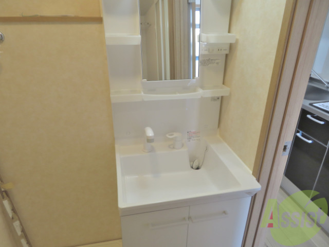 洗面設備　独立洗面台なので、朝の身支度もバッチリです。