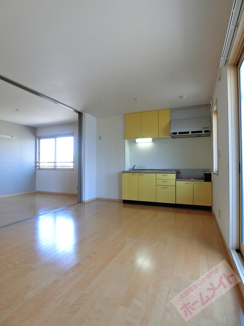 居室・リビング　床暖房付き♪