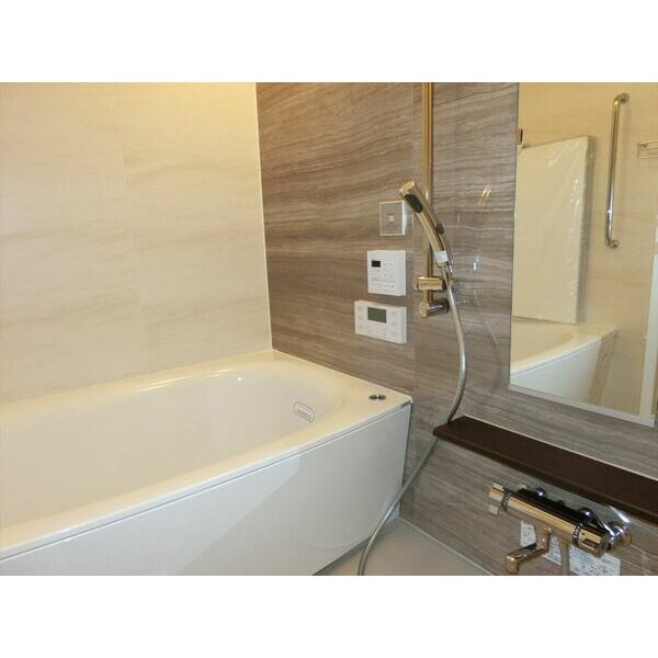 バス・シャワールーム　※同建物内別室の参考写真です、内装が異なる場合がございます