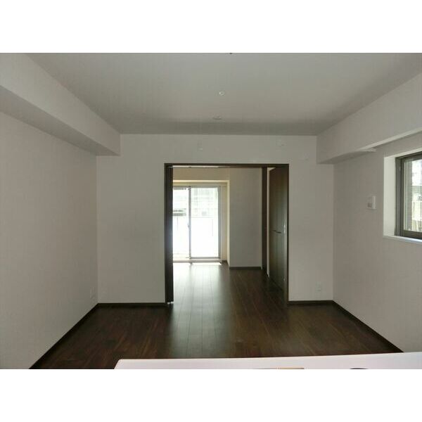 居室・リビング　※同建物内別室の参考写真です、内装が異なる場合がございます