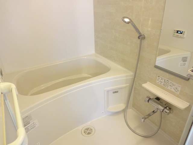 バス・シャワールーム　追い炊き・浴室乾燥機