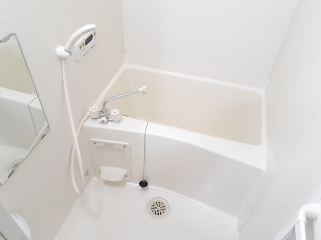 バス・シャワールーム　シャワー・追い焚き給湯