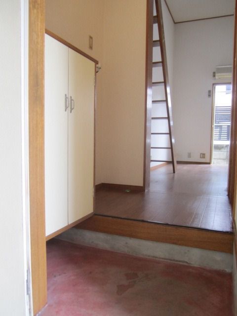 玄関　☆下駄箱付き玄関☆