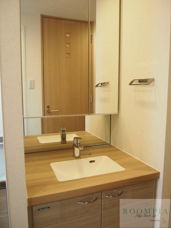 洗面設備　※同タイプの別部屋です。