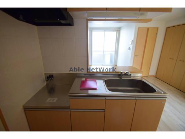 キッチン　対面型キッチンです。