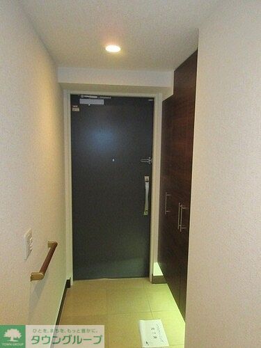 玄関　玄関　※2021年11月の写真