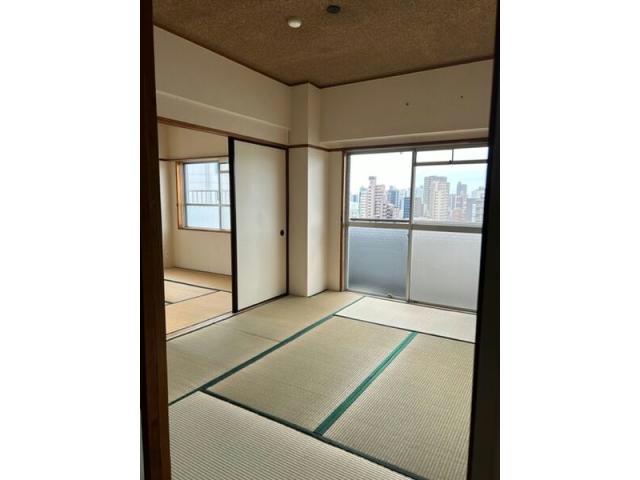 NTビル白壁の内装写真
