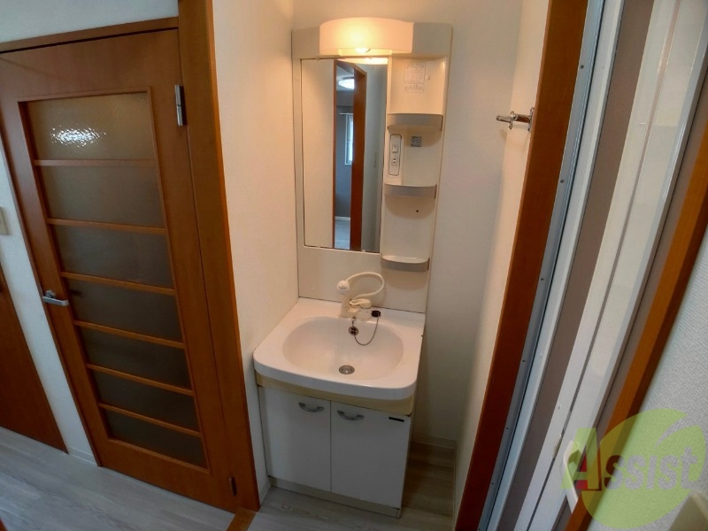 洗面設備　シャンプードレッサー。身支度はここでばっちり。