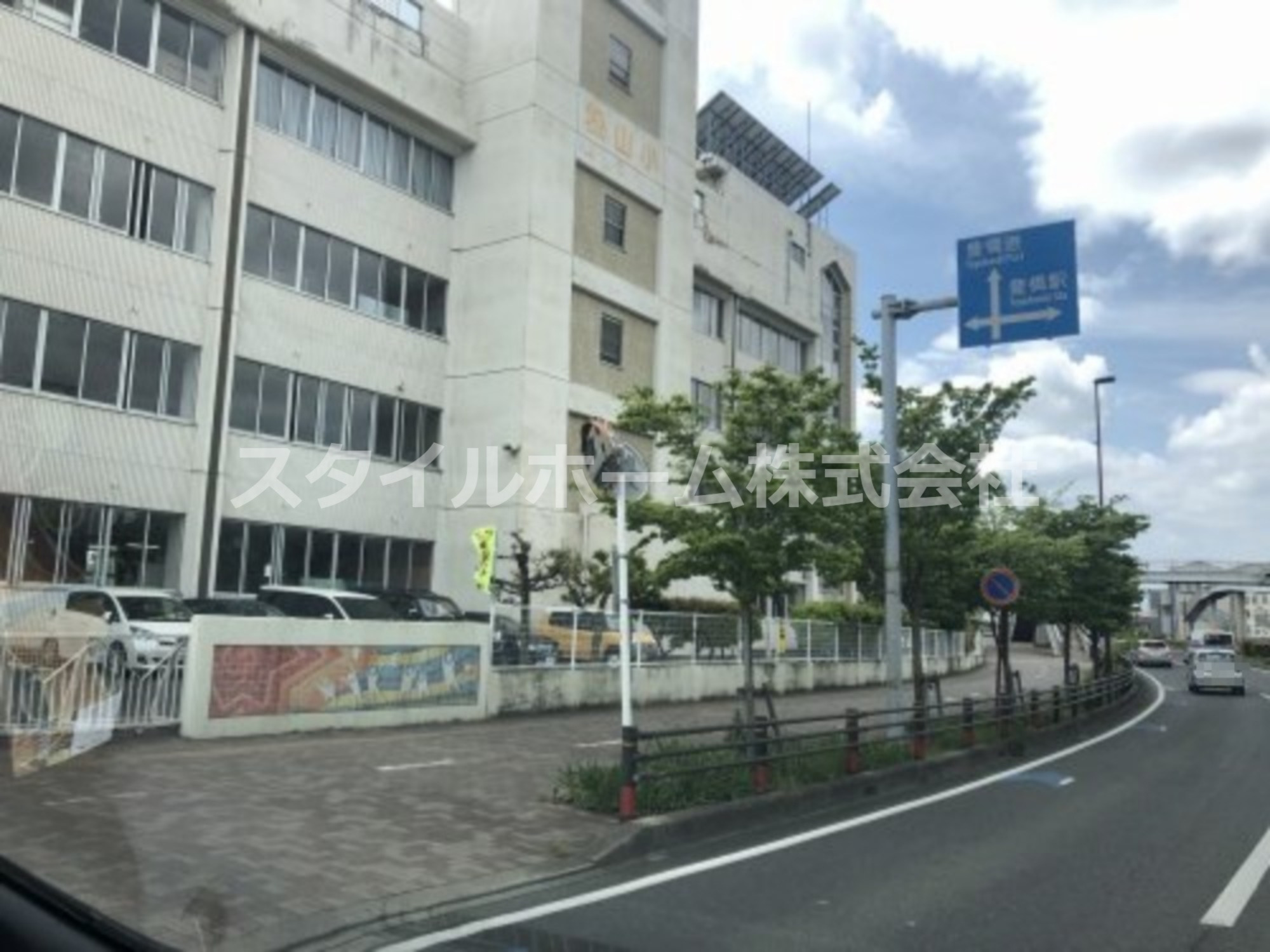 小学校　豊橋市立松山小学校（小学校）まで401m
