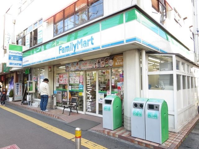 コンビニ　ファミリーマート（コンビニ）まで275m
