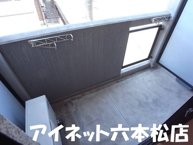バルコニー　陽がよく当たります。