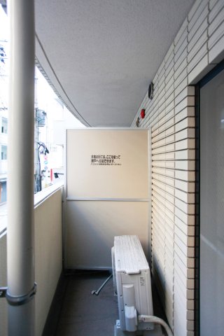 バルコニー　別号室です。現状優先。