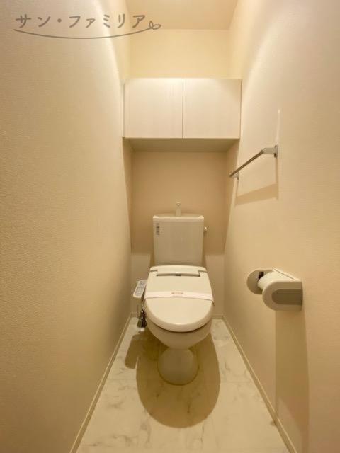 トイレ　同一物件別部屋写真