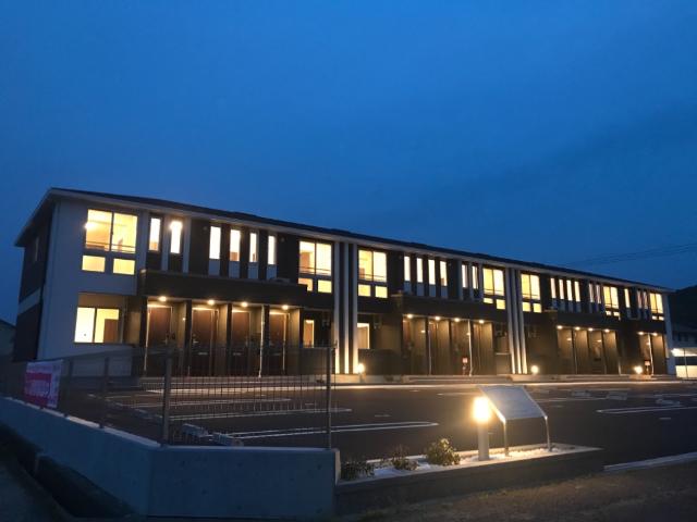 建物外観　外観写真（夜）