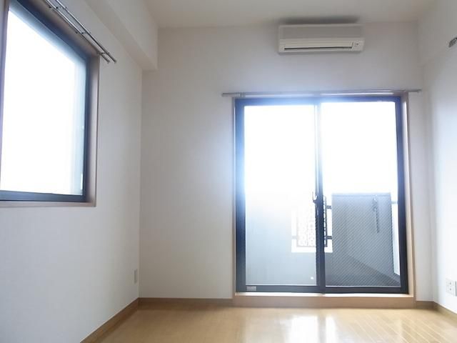居室・リビング　☆角部屋☆