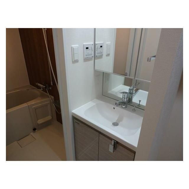 洗面設備　（別タイプ参考写真）アクサス文京千駄木　東京都文京区千駄木1